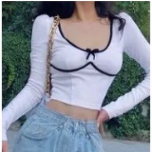 Long sleeve cropped top